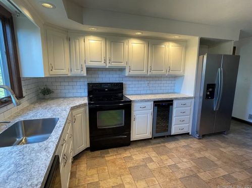 58 Quail Hollow Dr, Southington CT  06489-1616 exterior