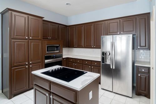 2712 Creekmere Dr, Richardson TX  75082-4261 exterior