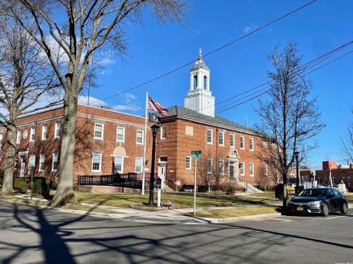 53 Webster St, Floral Park NY  11001-3609 exterior