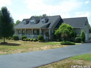 165 Brittney Ln, Lexington, TN 38351-5745