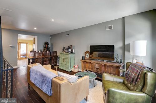 408 Greenwich St, Philadelphia PA  19147-6523 exterior