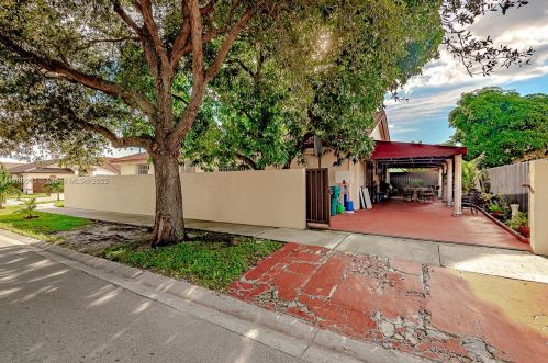 8907 146th Ter, Hialeah, FL 33018-7311