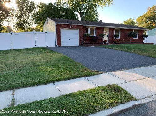 16 Carol Ln, Wall Township, NJ 07731-1306