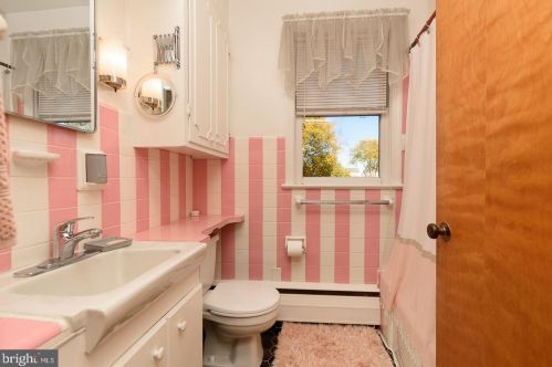 556 Leverington Ave, Philadelphia PA 19128-3314 exterior