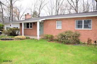 132 Godfrey Ln, Hollidaysburg, PA 16648-9249