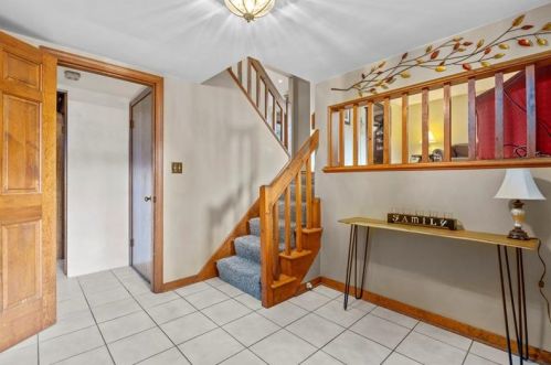 326 Highland Pines Dr, Pittsburgh, PA 15237-2059