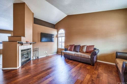 12572 Santa Fe Trl, Victorville, CA 92392-6187