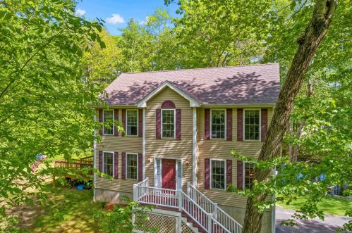 14 Holton Cir, Londonderry, NH 03053-3013
