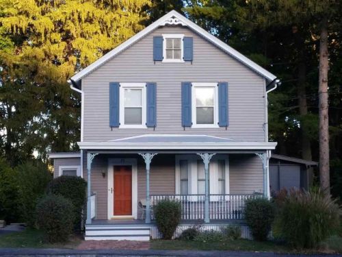 15 Grand St, Marlborough, NY 12542-6131