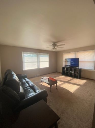 608 Berwyn Ave, New Kensington, PA 15068-4710