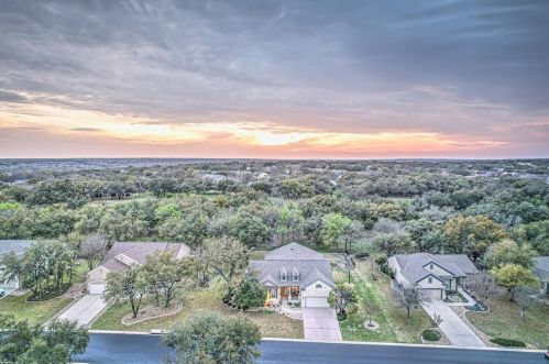 500 Dove Holw Trl, Georgetown TX 78633-5066 exterior