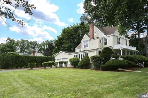 515 Oradell Ave, Oradell, NJ 07649-1725