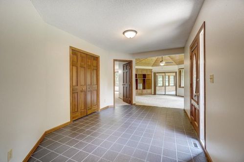 2032 35th Ave, East Farmington, WI 54020-5626