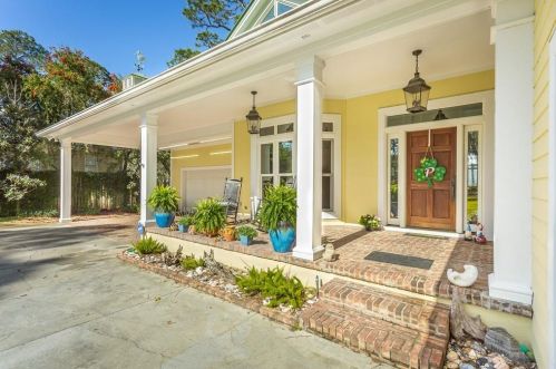 307 Magnolia Bay Dr, Saint George Island, FL 32328-3578