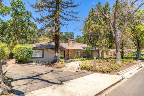 1219 Edgebrook Dr, Modesto, CA 95354-1534