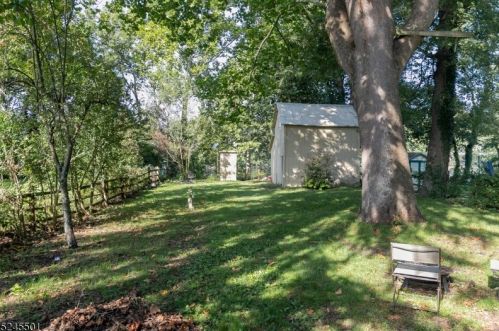 208 Depue St, Belvidere NJ  07823-1415 exterior