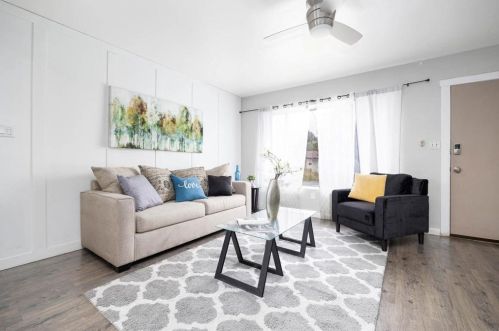 5763 Roanoke St, San Diego, CA 92139-3432