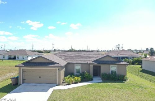 104 28th St, Cape Coral, FL 33914-4450