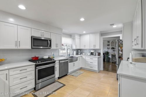 20 Frank Applegate Rd, Jackson Twp NJ  08527-2454 exterior