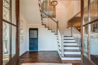 2246 Castleman Dr, Nashville, TN 37215-3304