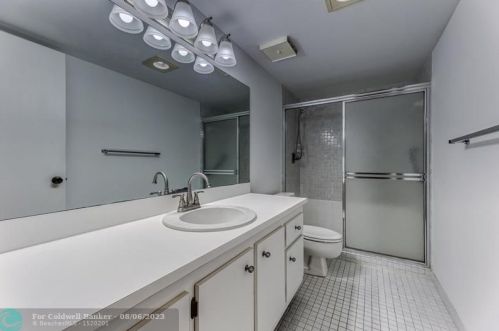 2327 37 Ave, Hollywood FL 33021-3626 exterior