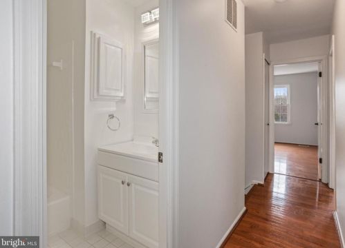 5509 Miles Ct, Springfield VA 22151-1714 exterior