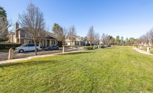 600 Landmark Ln, Redwood City CA  94065-2888 exterior