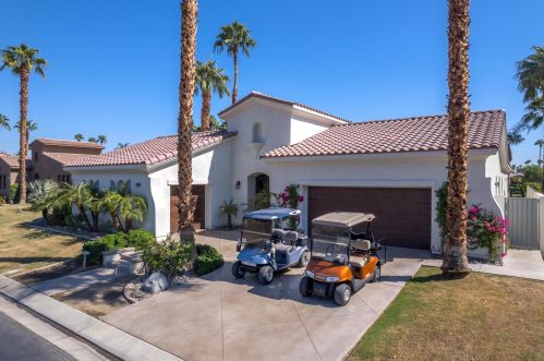 56430 Muirfield Vlg, La Quinta CA  92253-7648 exterior