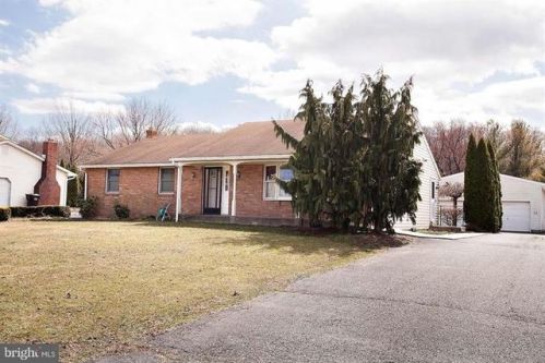 2548 Faust Rd, Gilbertsville, PA 19525-9743