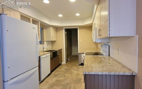 14 Villa Dr, Pueblo CO 81001-1419 exterior