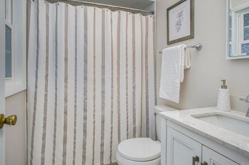 51823 Cheryl Dr, Granger IN exterior