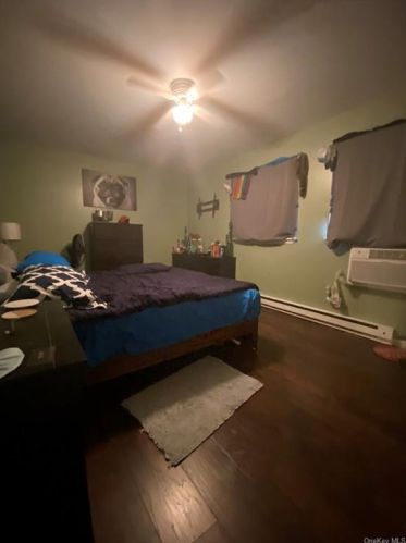 21 Scarborough Ln, New Hamburg, NY 12590-5153