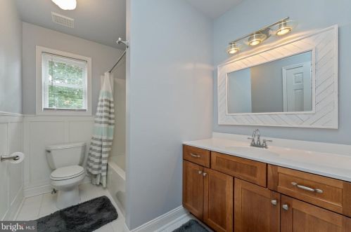 185 Clover Ln, Perkiomenville PA  18074-9485 exterior