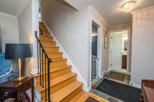 165 Thornberry Dr, Pittsburgh, PA 15235-5060