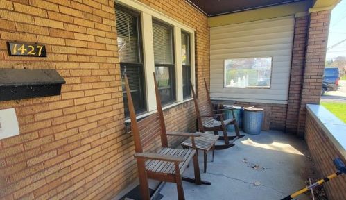 1427 Transverse Ave, Pittsburgh, PA 15210-3771