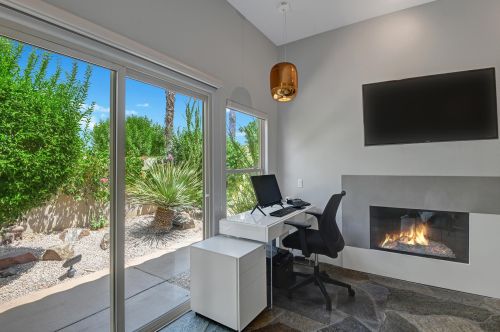 88 Kavenish Dr, Rancho Mirage CA  92270-3247 exterior