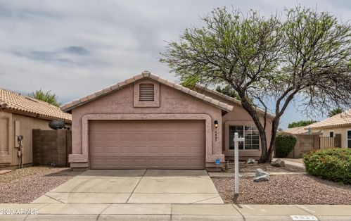 4827 Topeka Dr, Glendale, AZ 85308-4889