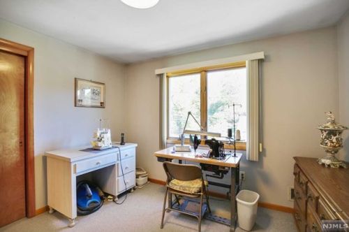 236 Gilbert Ave, Elmwood Park NJ  07407-2813 exterior