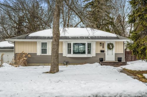 3325 Edgewood Ave, Minneapolis, MN 55427-2271