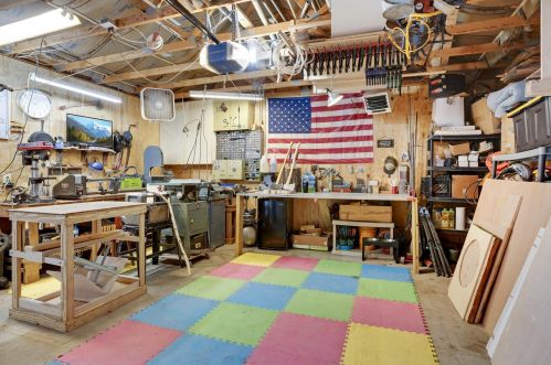 6425 Washburn Ave, Minneapolis MN 55423-1032 exterior