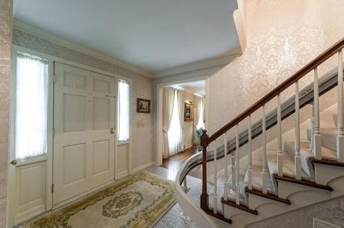 409 Wickford Dr, Pittsburgh, PA 15238-2533