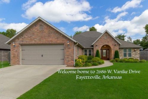 2686 Vanike Dr, Fayetteville, AR 72704-7550