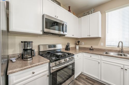 5792 Kerckhoff Ave, Fresno CA  93727-3475 exterior