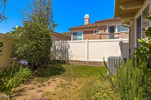 871 Coronado Cir, Santa Paula CA  93060-1666 exterior