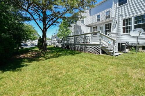 10 Jamie Ln, Manchester CT  06042-8276 exterior