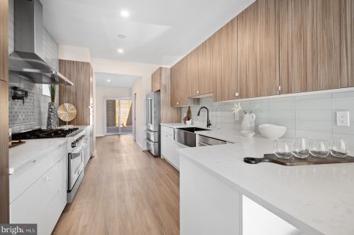 241 Allen St, Philadelphia PA  19125-4103 exterior