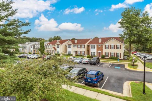 7819 Harrowgate Cir, Springfield, VA 22152-3818