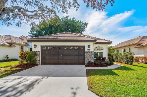 4400 Sherwood Forest Dr, Delray Beach FL  33445-3882 exterior
