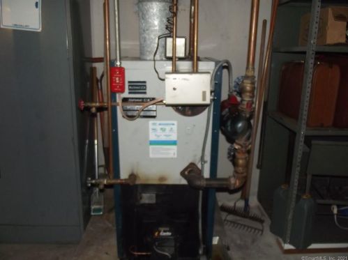 11 Harbor View Ave, Waterford CT  06385-1312 exterior