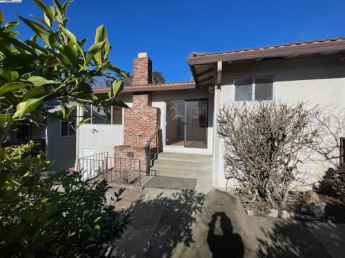 3539 Joaquin Miller Rd, Oakland CA  94602-2649 exterior